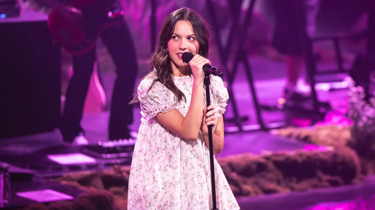 Olivia Rodrigo responds to debate on stage dress choices – FBC News