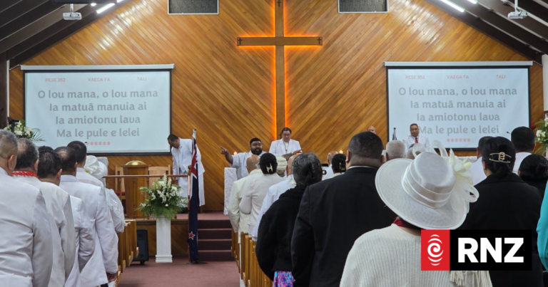 Voices of praise mark the start of Samoan Language Week