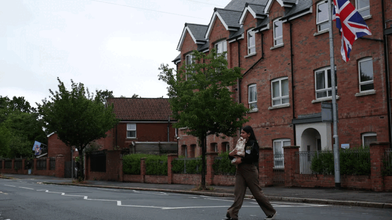 Belfast’s minority groups living in fear after ‘racist thuggery’ – FBC News
