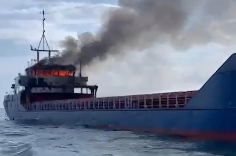 Attack of a Russian drone on a vessel under the flag of Palau – the maritime guard of the SBGS of Ukraine rescued eight crew members