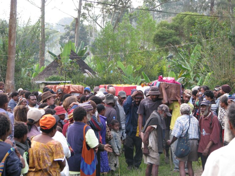 Does extreme rainfall trigger tribal violence in PNG?