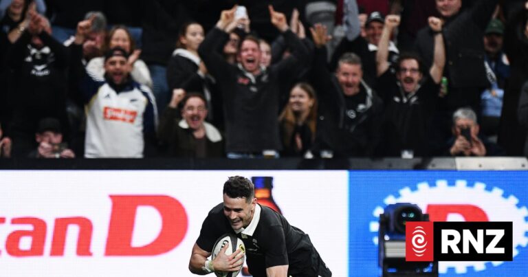 All Blacks hold off fast-finishing French for victory under Dave Rennie