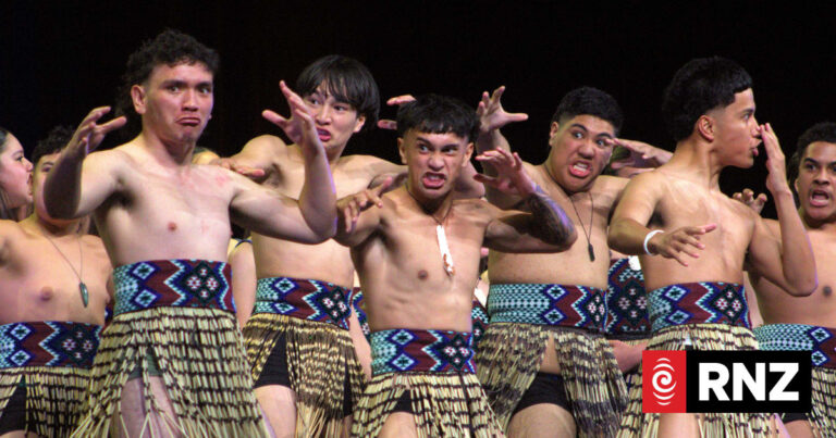 Hundreds of students take to the stage as HuttFest celebrates Pacific and Māori culture