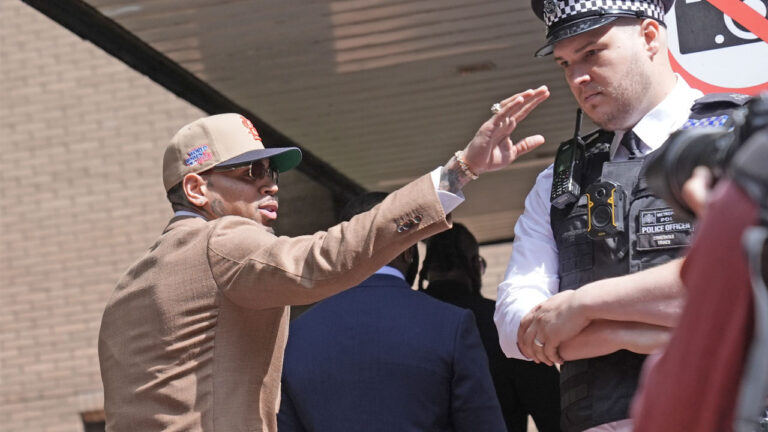 Singer Chris Brown pleads guilty over bottle attack at a London nightclub – FBC News