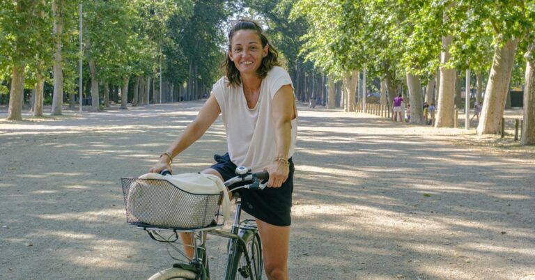 We pedal and chat with Laia Palau: “Girona, by bicycle, is something else”