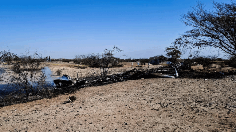 Thirteen die in tourist plane crash – FBC News