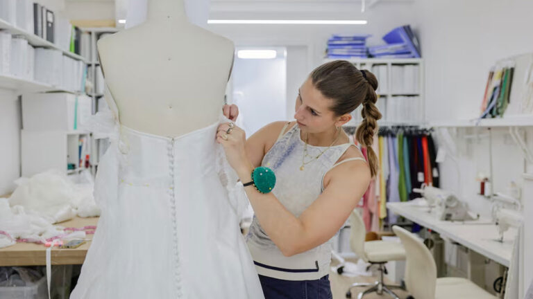 Taylor Swift wedding-dress fever puts bridal brands on high alert – FBC News